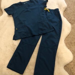 Wonder Wink 4 way stretch scrub set, Medium